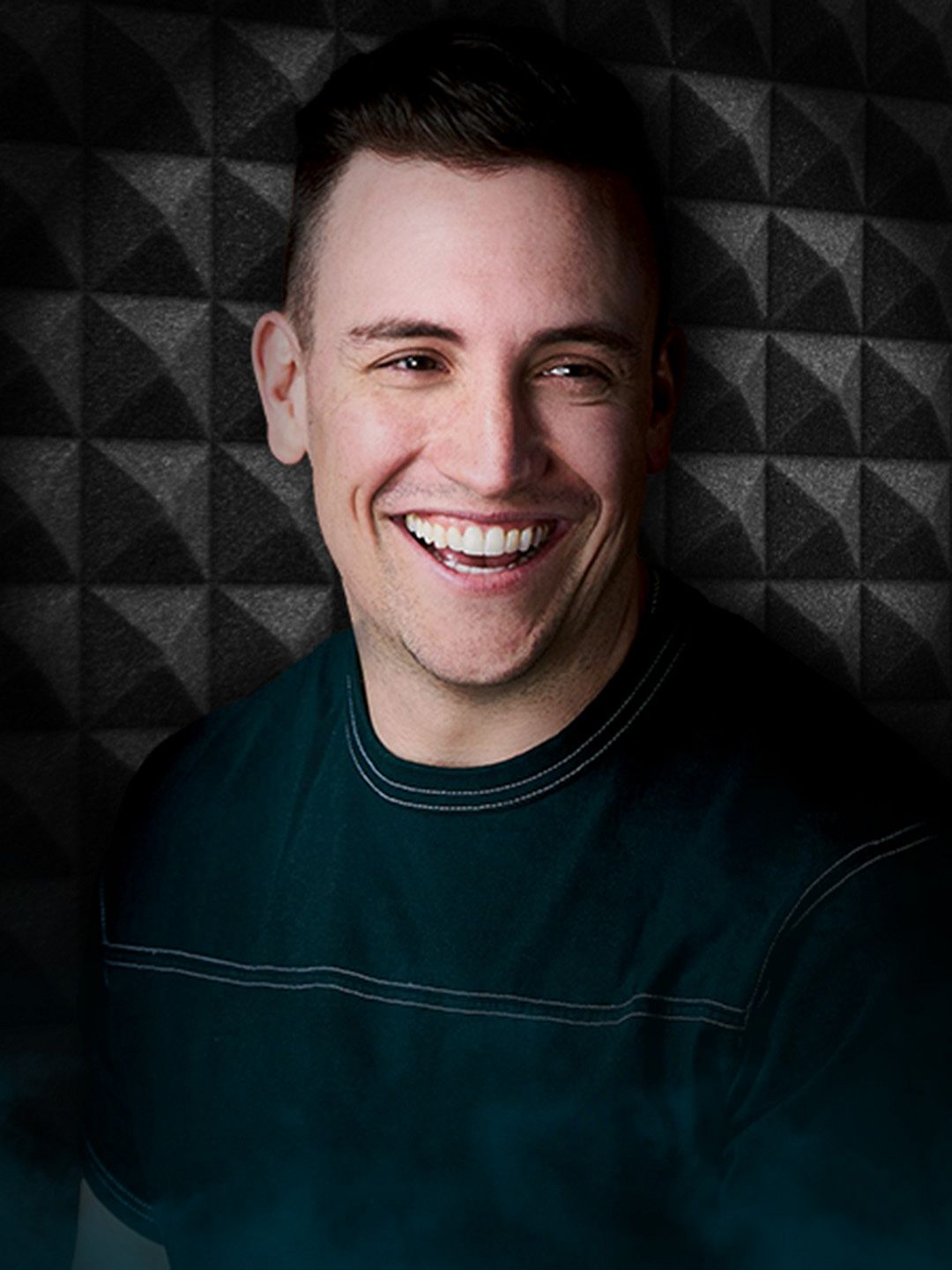 Joey Avery performing at House of Comedy
