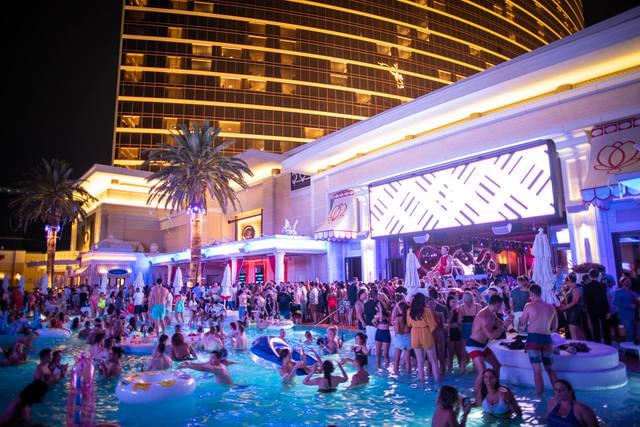Two Friends Tickets at Encore Beach Club at Night in Las Vegas by EBC ...